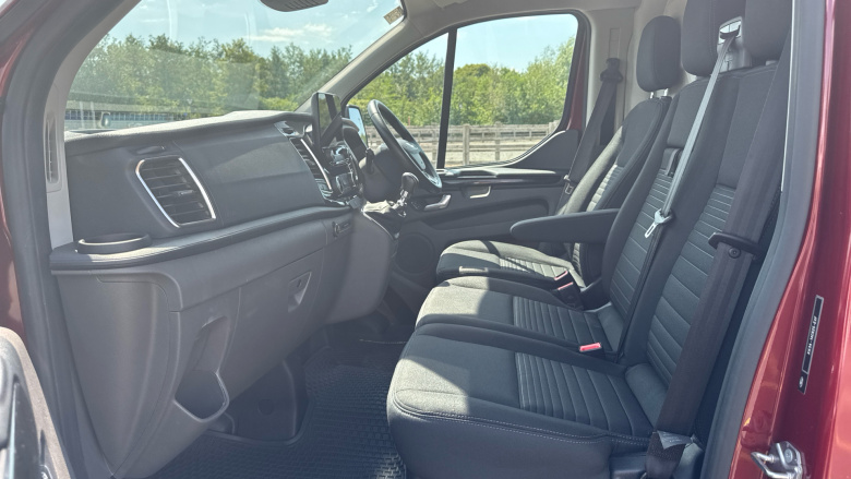 Ford Transit Custom 280 L1 Diesel Fwd 2.0 EcoBlue 130ps Low Roof Limited Van